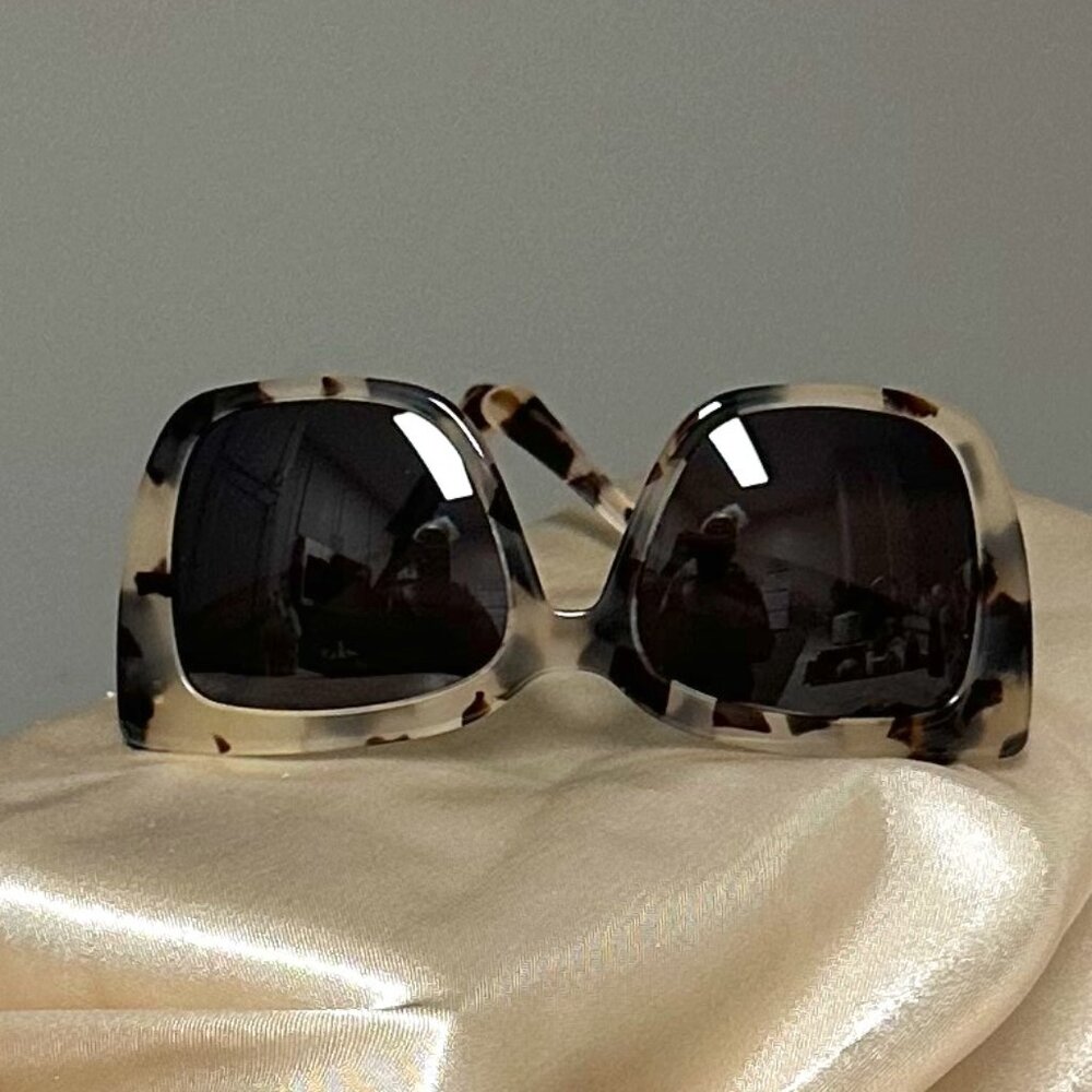 Lizzy Cat Eye Sunglasses - Picture 2 of 6